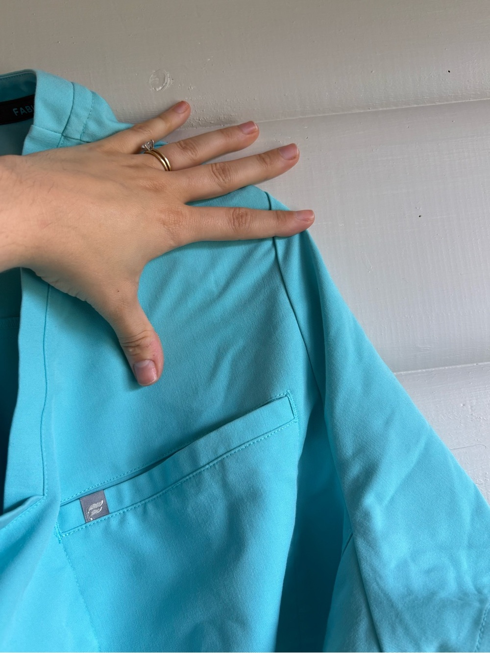 Fabletics Performance Scrub Top Aqua Stretch V-Neck XXL/1X Scrubs - Picture 7 of 8